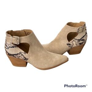 NEW Seven Dials Cream Pointed Toe Cut Out Shoe Bootie W/ Python Print | 10